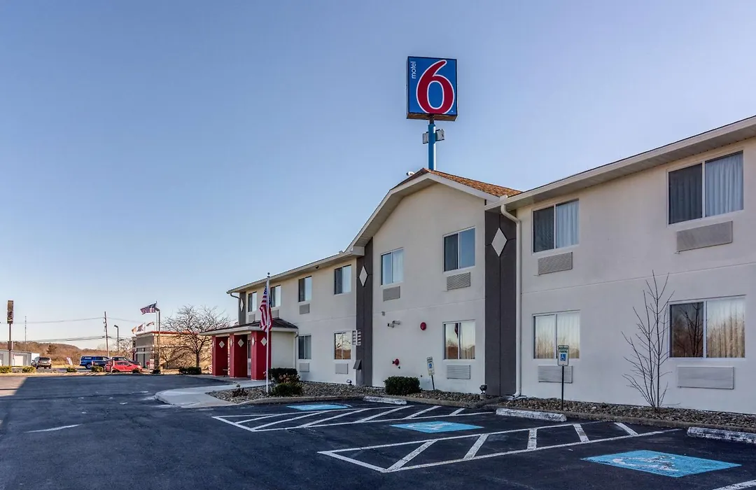 Motel 6-Barkeyville, Pa-1