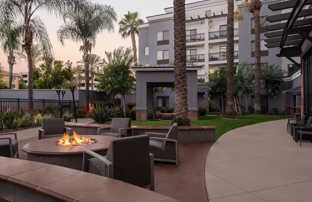 Courtyard Los Angeles Burbank Airport-1