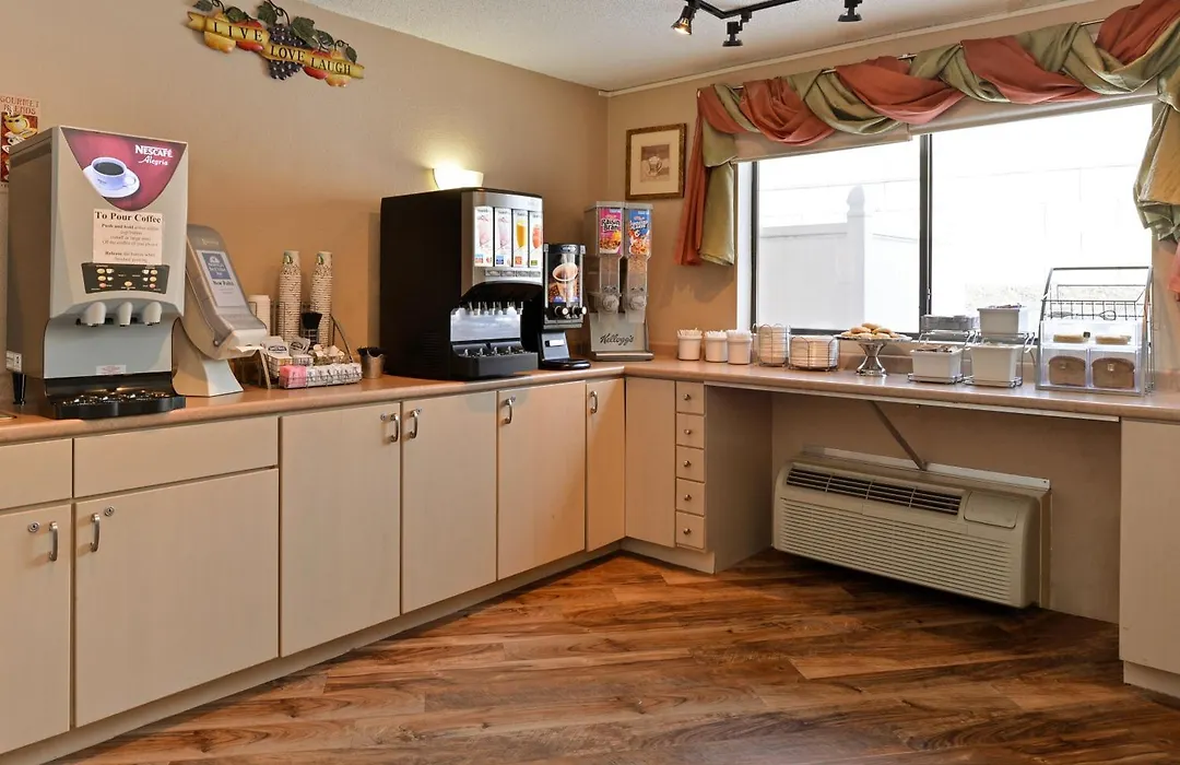 Americas Best Value Inn New Paltz-1