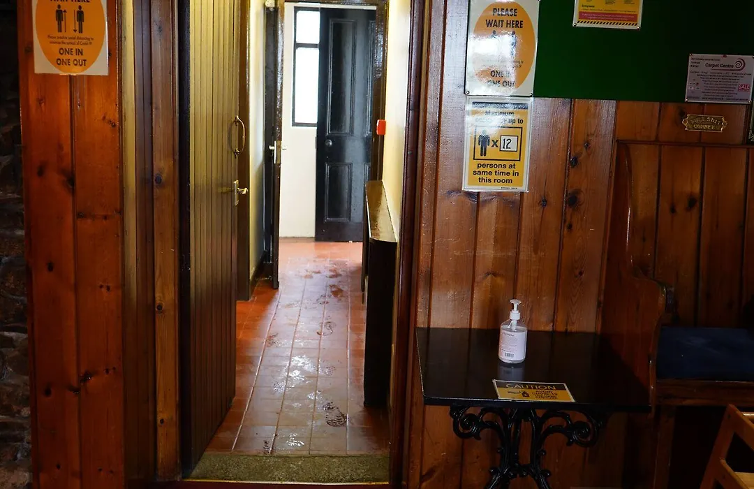 Fox & Hounds Hotel-1