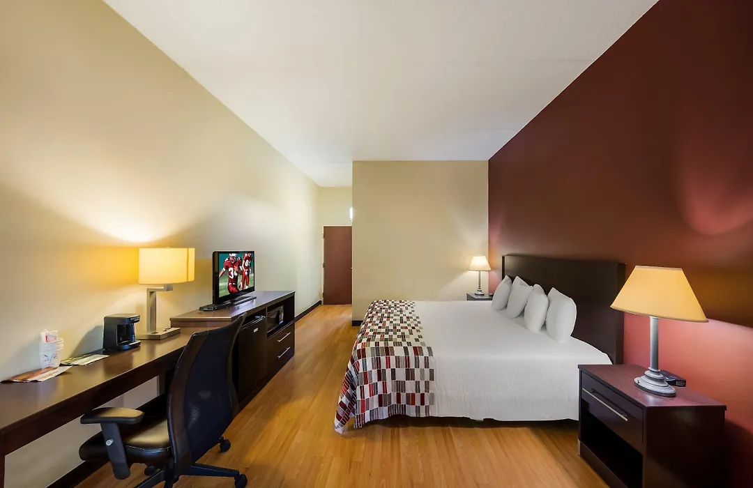 Red Roof Inn Hendersonville-1