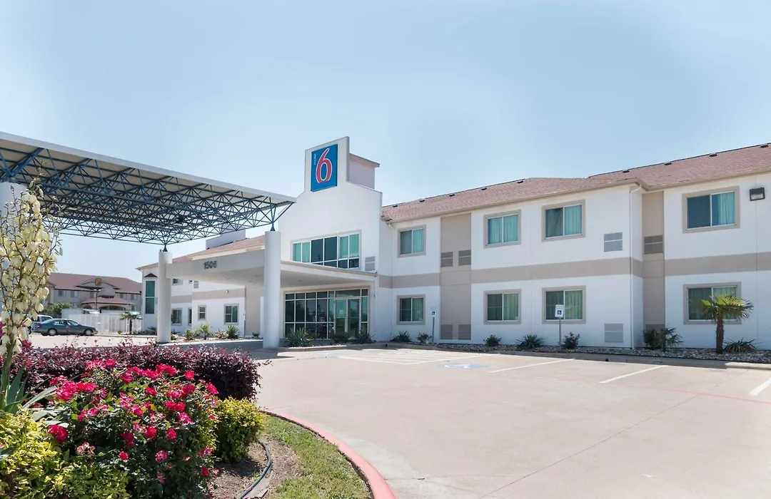 Motel 6-Hillsboro, Tx-1