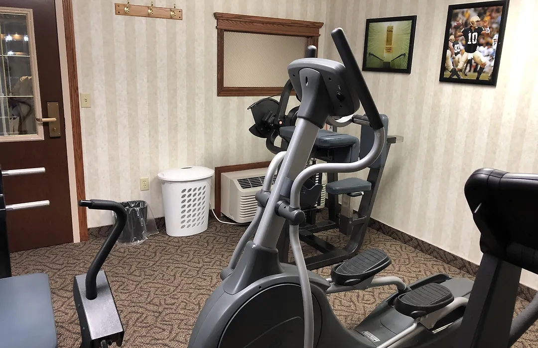 Ramada By Wyndham Saginaw Hotel & Suites-1
