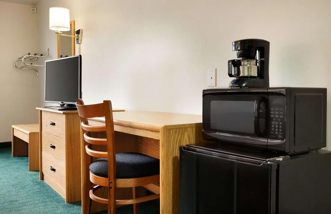 Travelodge By Wyndham Milford-1