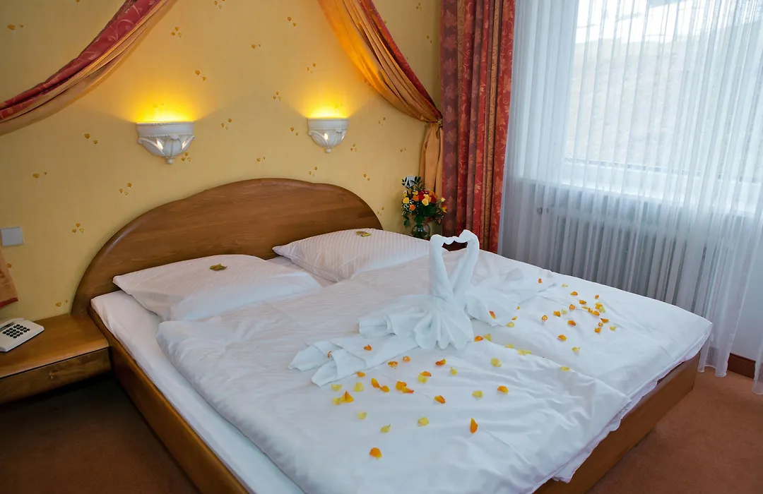 Hotel Diana-1