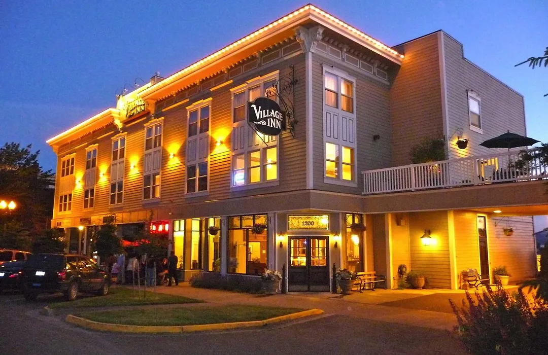 Fairhaven Village Inn-1