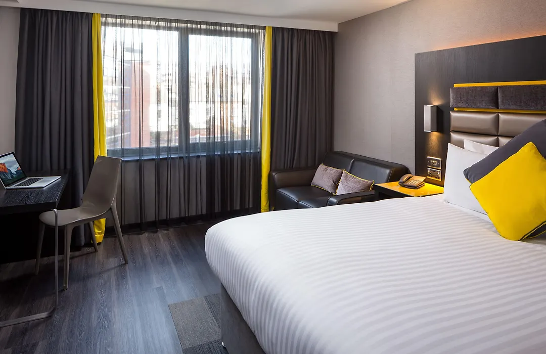 Roomzzz Nottingham City-1