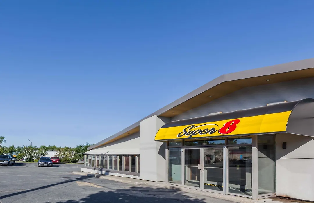 Super 8 By Wyndham Kirkland Lake-1