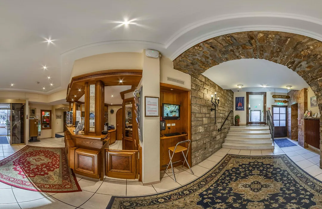 City Partner Hotel Strauss-1