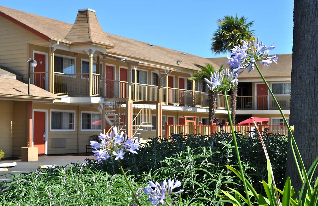 Surestay Hotel By Best Western Santa Cruz-1