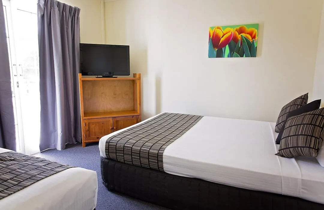 White Lace Motor Inn-1