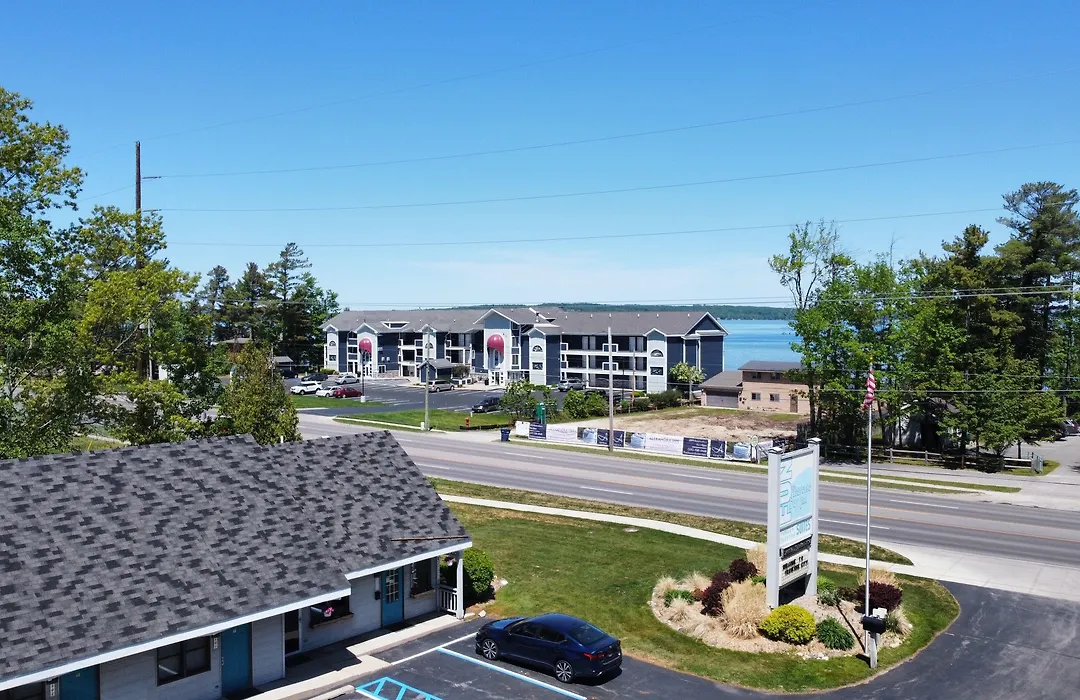 Traverse Bay Inn-1