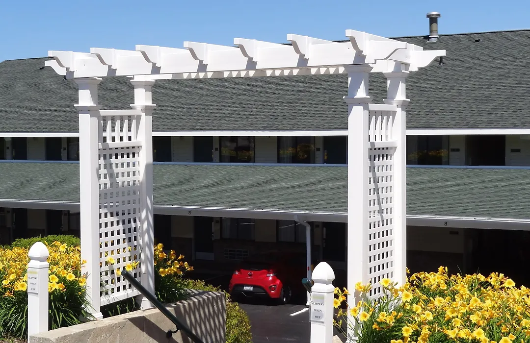 Baymont By Wyndham Petoskey-1