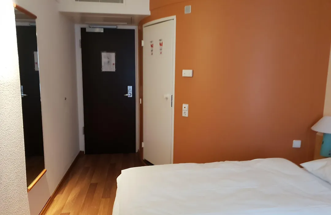 B&B Hotel Hamburg-Airport-1