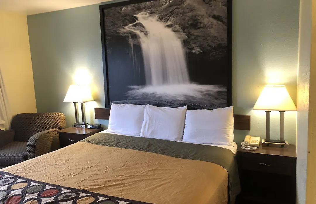 Super 8 By Wyndham Plover Stevens Point Area-1