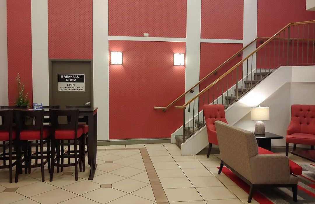 Best Western Plus Burlington Inn & Suites-1