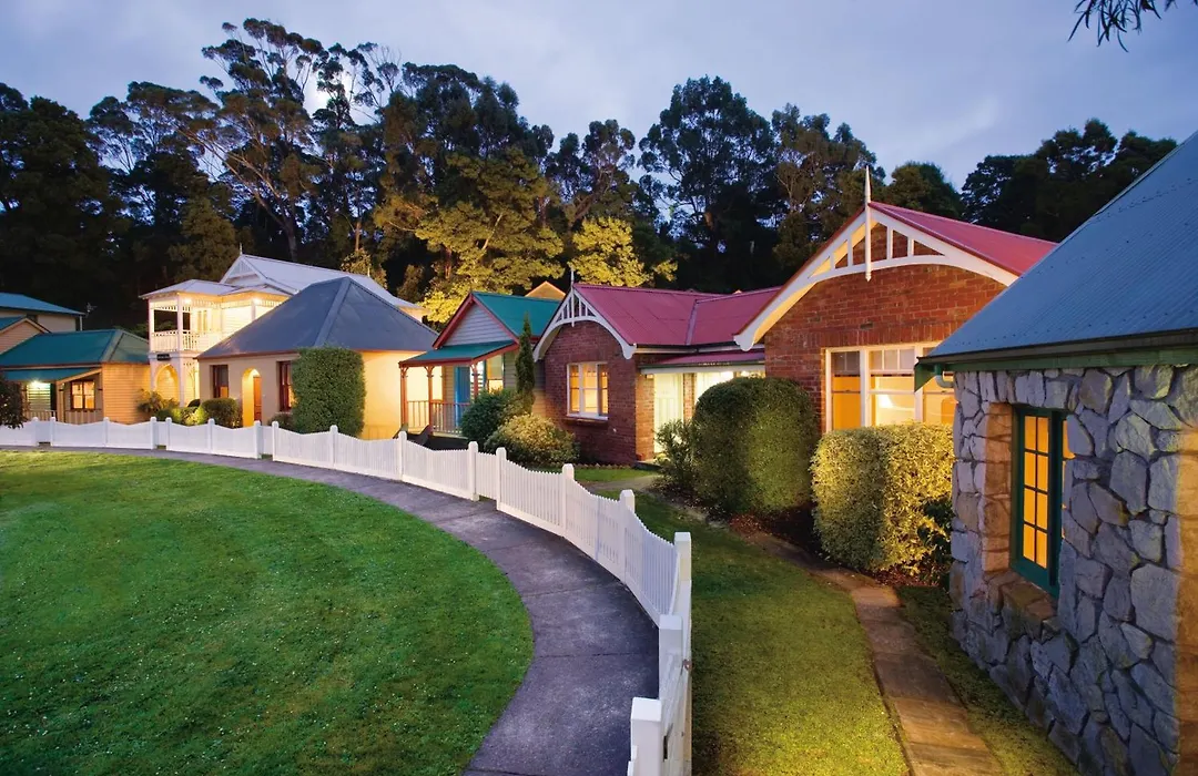 Strahan Village-1
