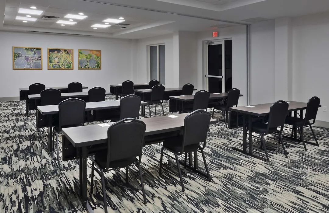Hilton Garden Inn Birmingham/Lakeshore Drive-1