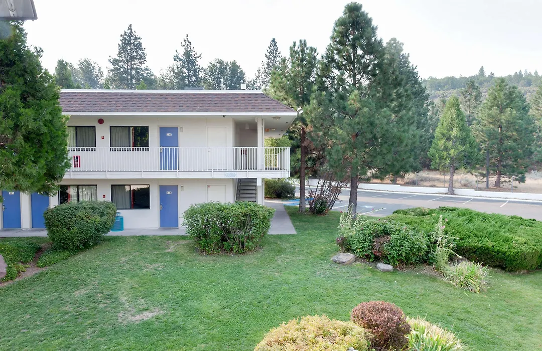 Motel 6 Weed - Mount Shasta-1