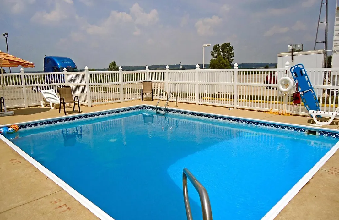Motel 6 Dale, Indiana Near Holiday World And Splashing Safari#Central Time #I64 Highway-1
