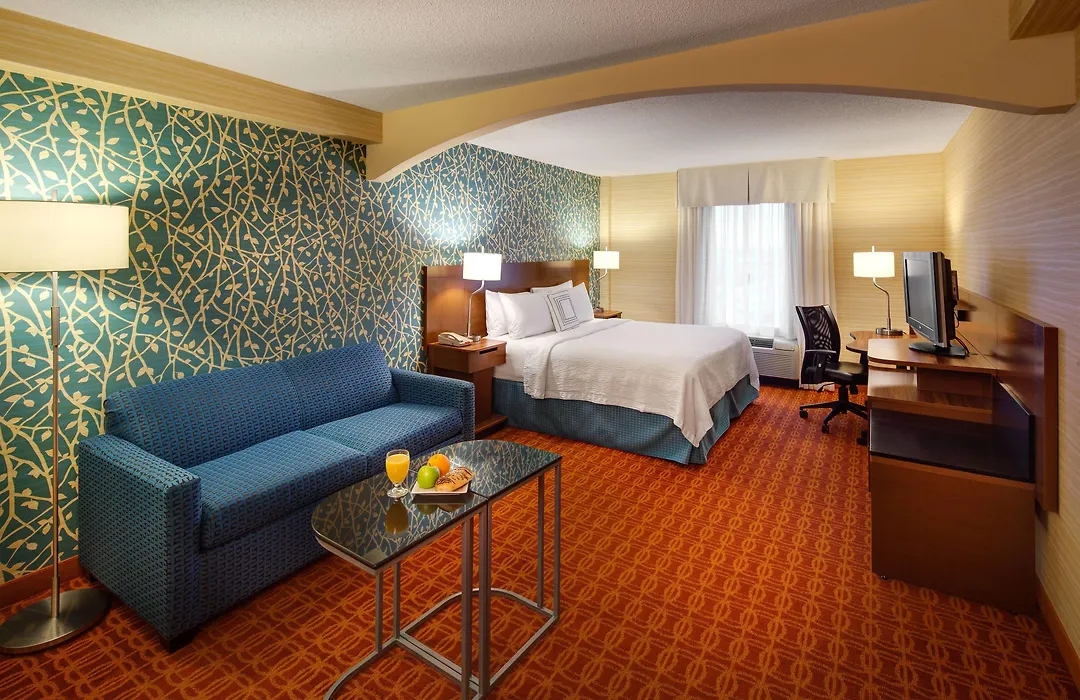 Fairfield Inn & Suites By Marriott Toronto Airport-1
