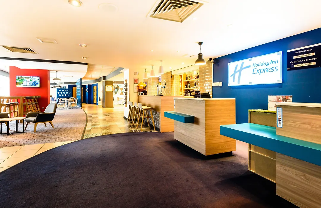 Holiday Inn Express Portsmouth Gunwharf Quays By Ihg-1