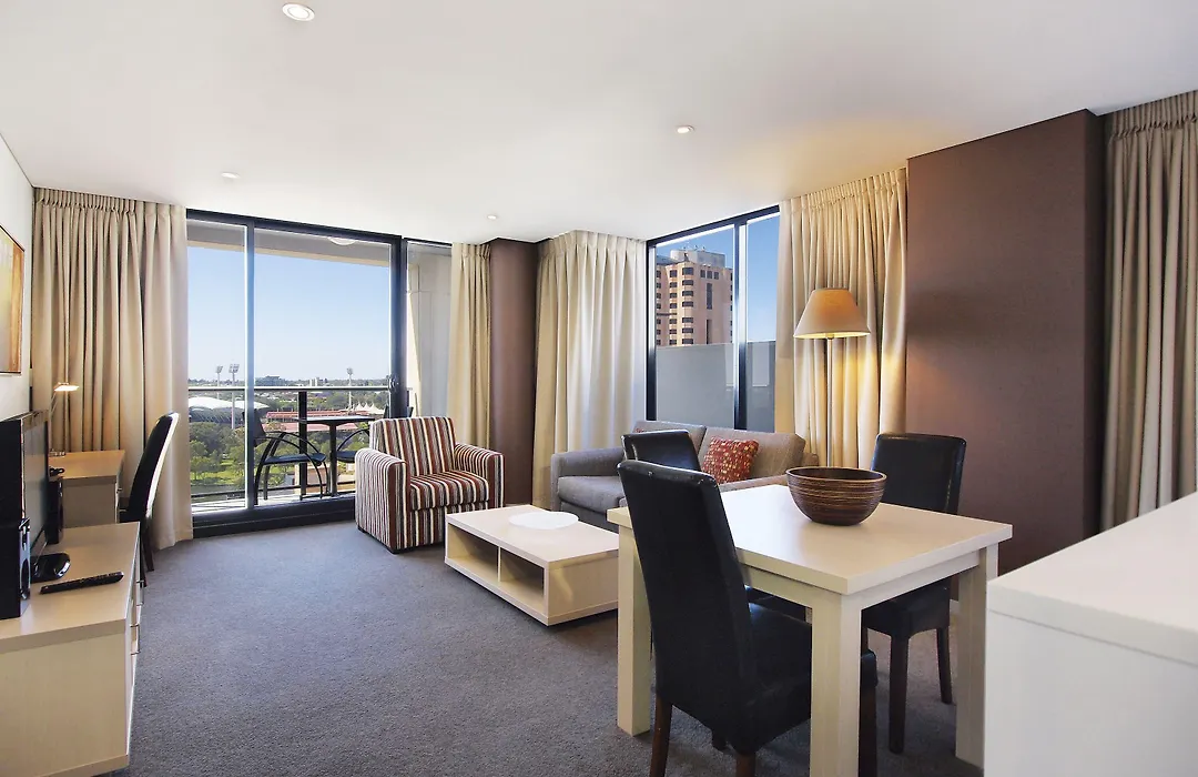Oaks Adelaide Horizons Suites-1