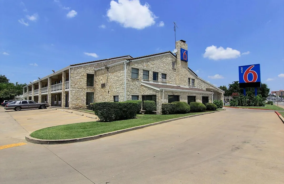 Motel 6 Austin, Tx - Central Downtown Ut-1