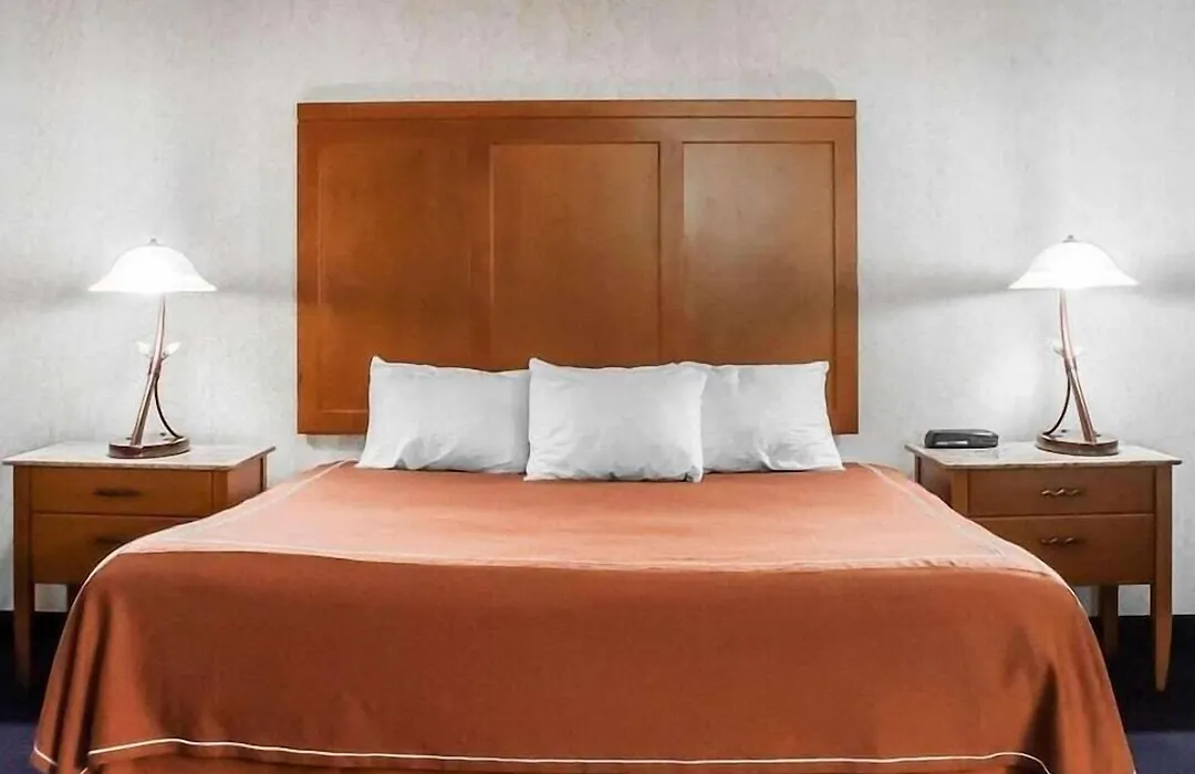 Rodeway Inn & Suites-1