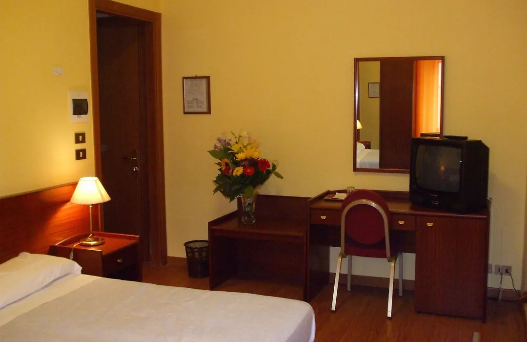 Hotel Mediterraneo-1