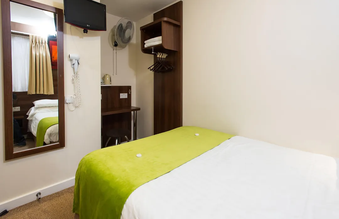 Marble Arch Inn-1