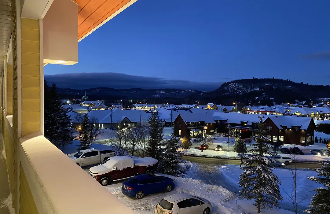 Hotel And Suites Les Laurentides-1