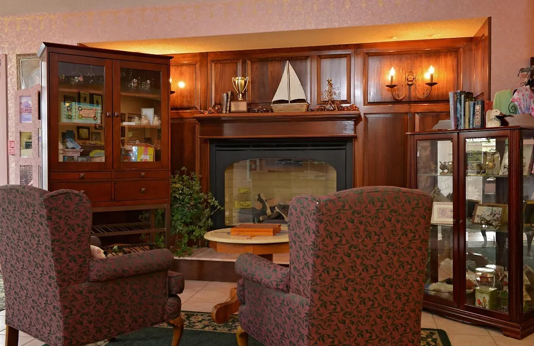 Ourguest Inn & Suites Downtown Port Clinton-1
