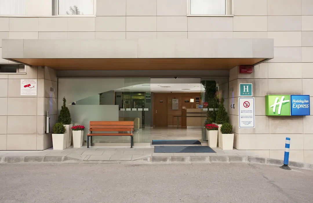 Holiday Inn Express Barcelona - Montmelo By Ihg-1