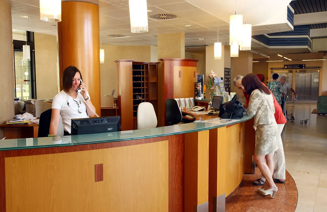 Brit Hotel du Lac-1