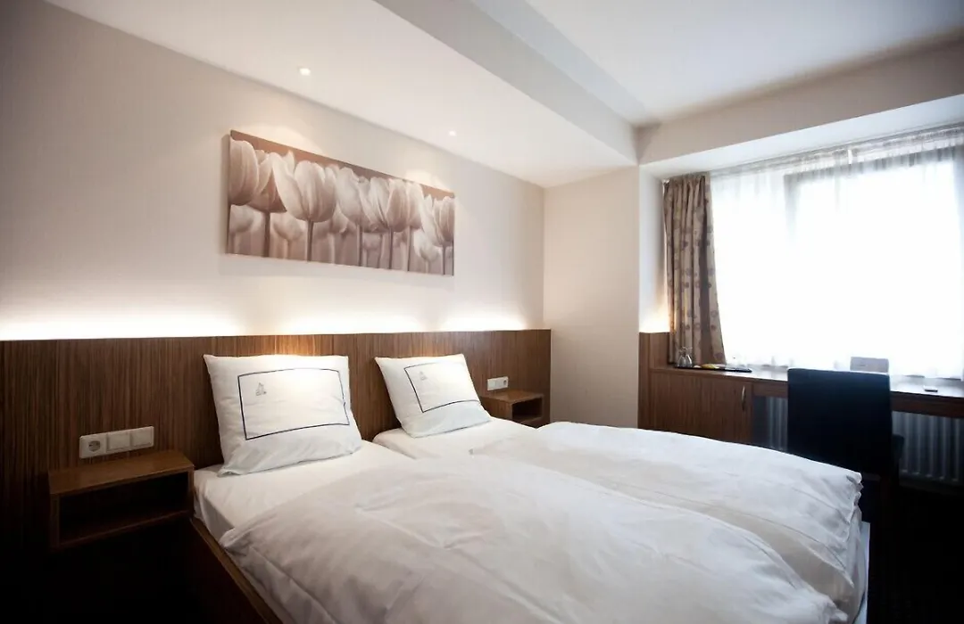Hotel Empire-1