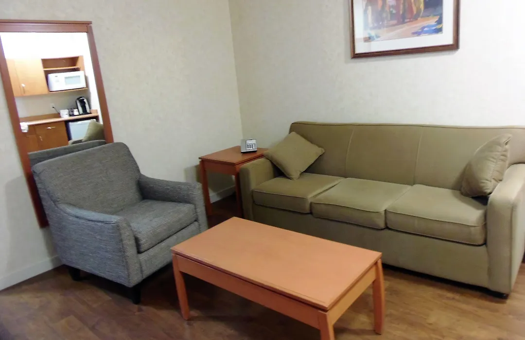 Rosslyn Inn & Suites-1