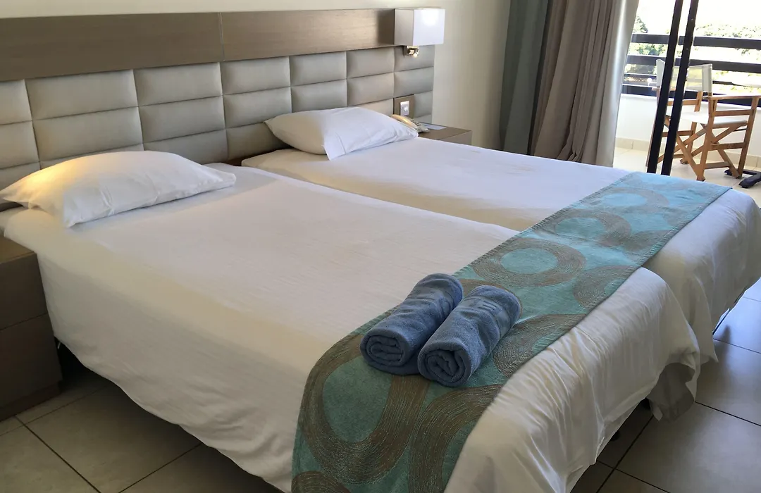 Avanti Hotel-1