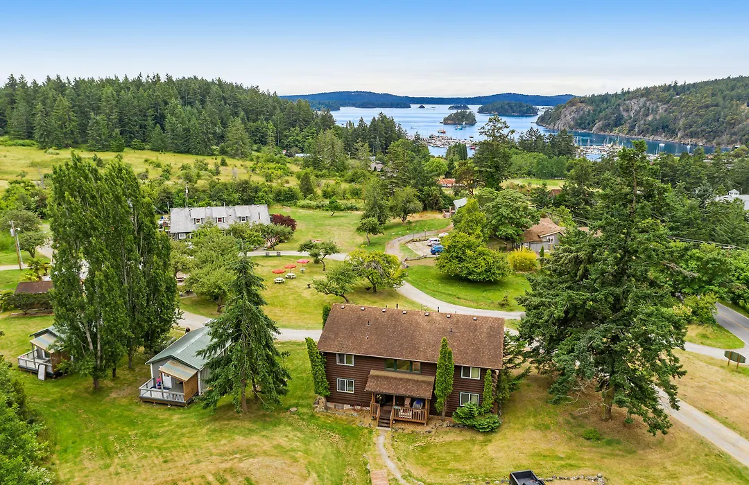Deer Harbor Inn-1