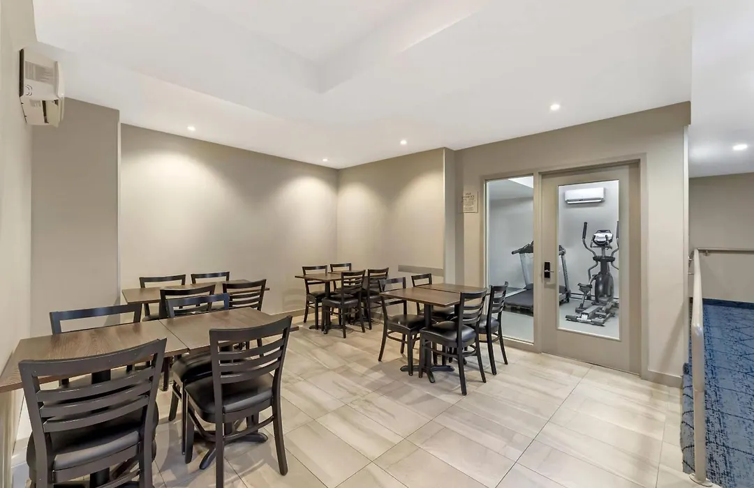 Quality Inn Centre-Ville-1