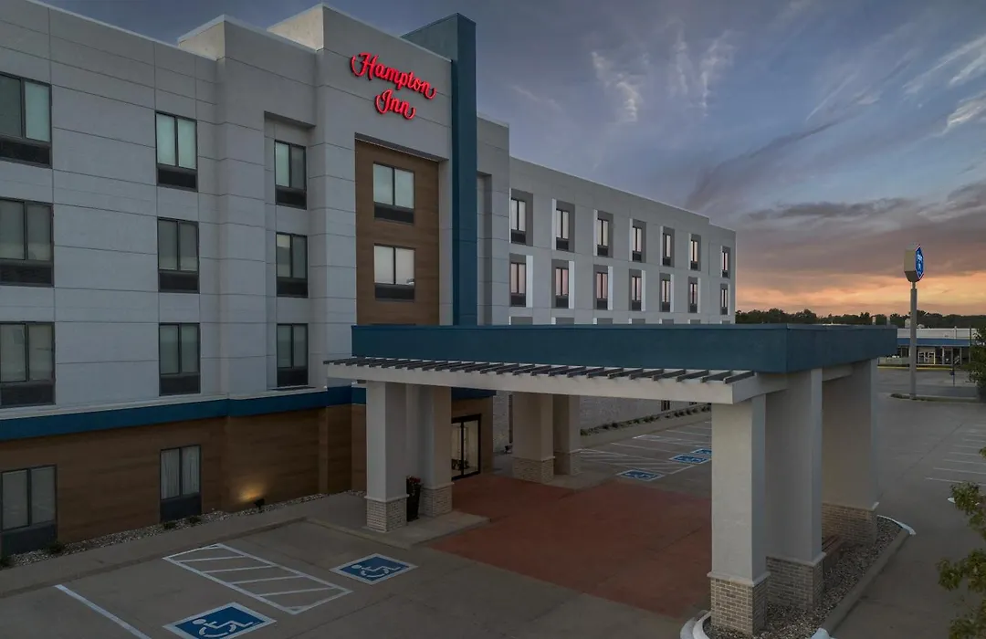Hampton Inn Waterloo-1