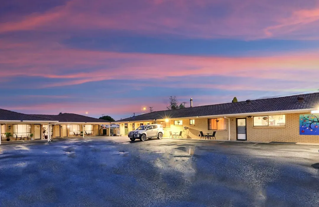 Top Of The Town Motel-1