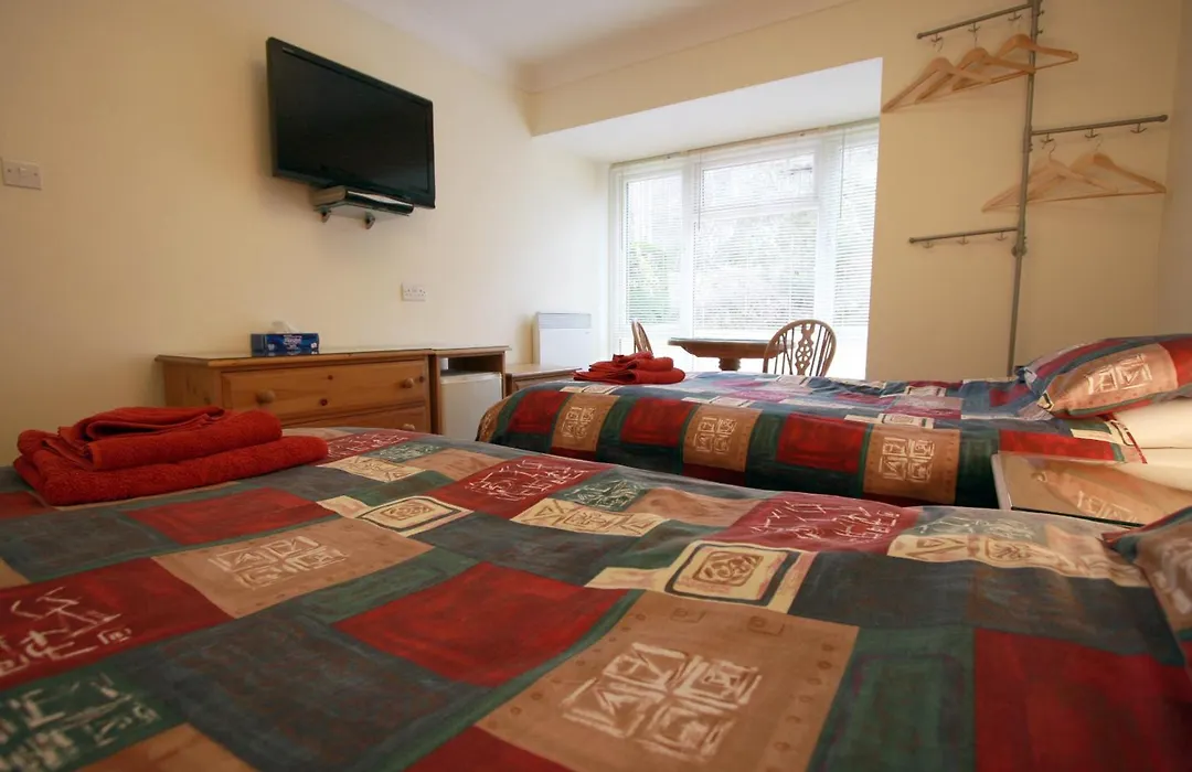 Abacus Bed And Breakfast, Blackwater, Hampshire-1