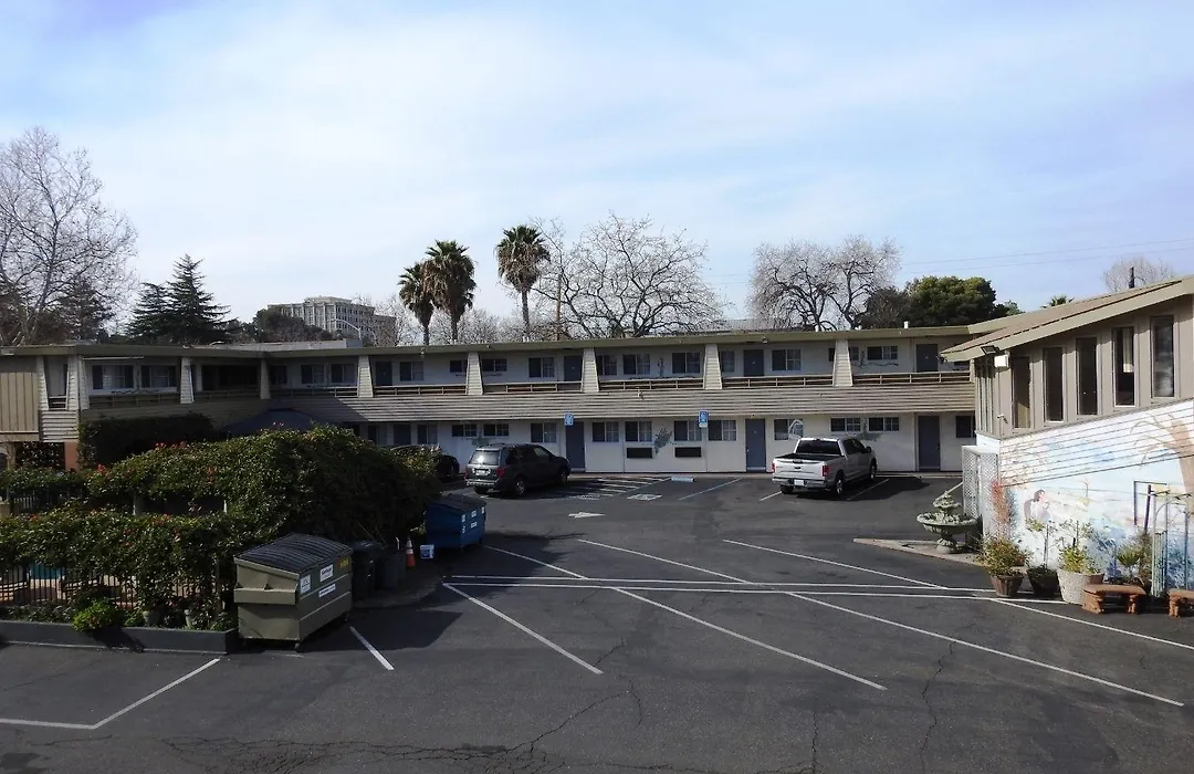 Stanford Motor Inn-1