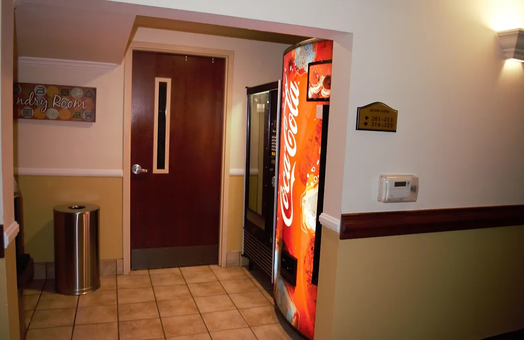 Best Western Plus Strawberry Inn&Suites-1