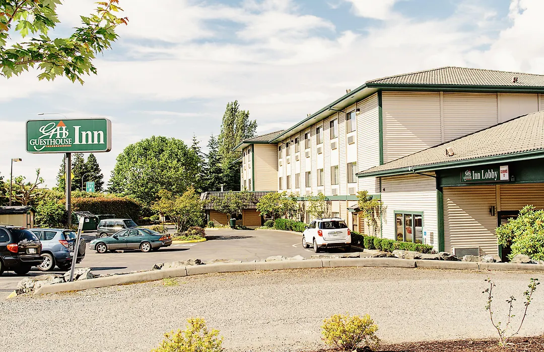 Lavissh Inn And Suites-1