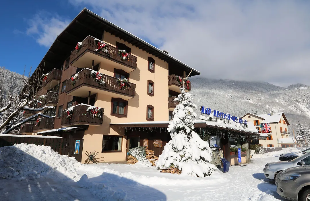 Chris-Tal Hotel-1