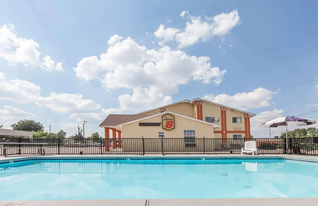 Super 8 By Wyndham Chickasha-1