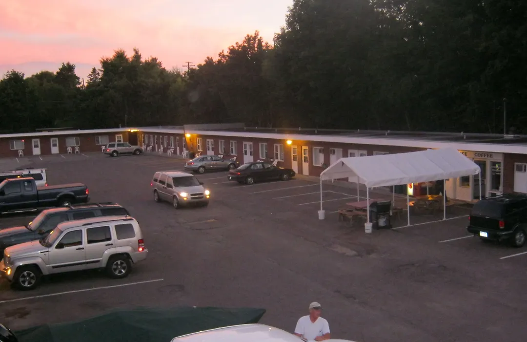 Budget Host Crestview Inn-1