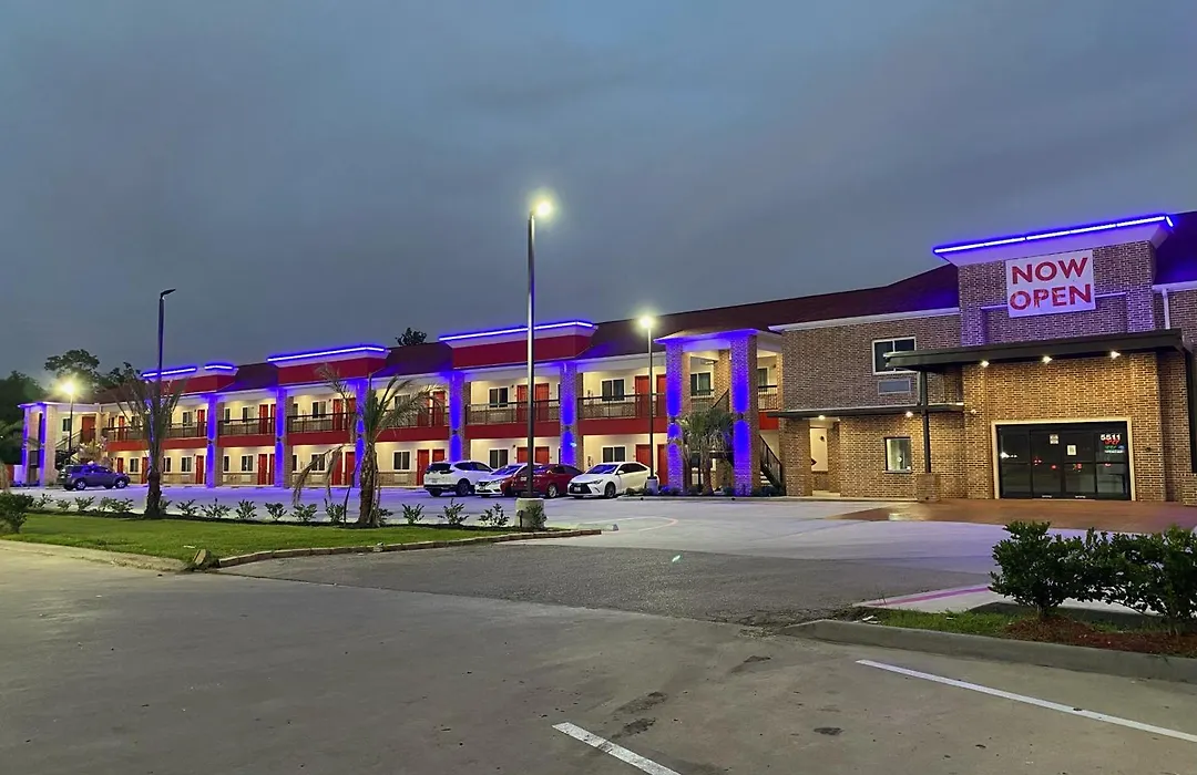 Palaceinn-Arcola-1